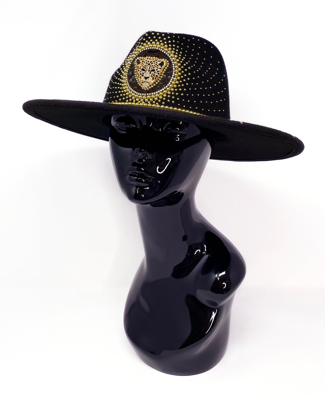 Black wide brim fedora hat. Gold metal & crystal leopard motive, hand painted metallic gold leopard print, embellished with gold metal clasped crystals & pearl like rhinestones. ladies day, festival hat, crystals, felt hat, boho, festival outfit, hat, handmade hat, festival wardrobe, gold hat, party hat